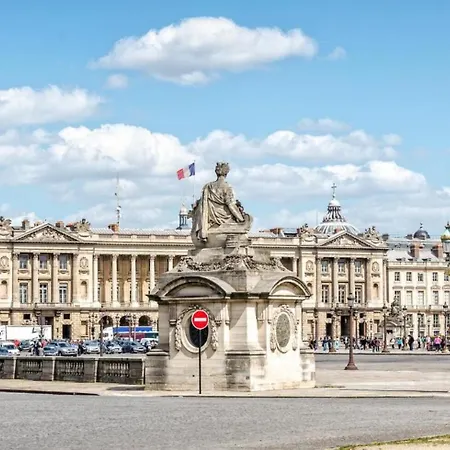 1581 Typical Luxurious Parisian Getaway Appartement