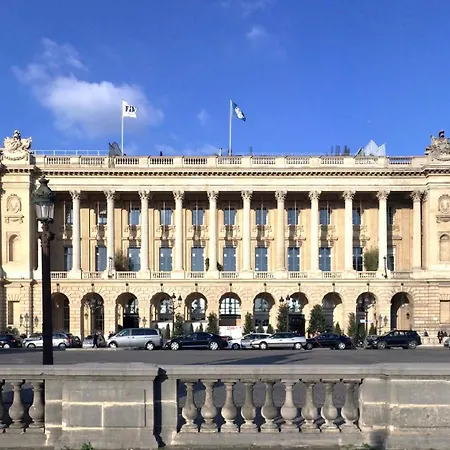 1581 Typical Luxurious Parisian Getaway Appartement Parijs