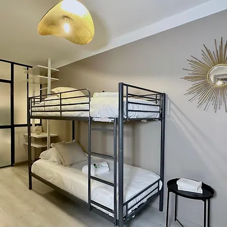 1581 Typical Luxurious Parisian Getaway Appartement *