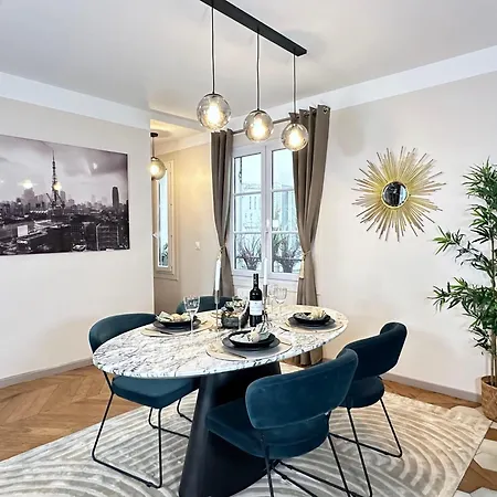 1581 Typical Luxurious Parisian Getaway Apartment Paris
